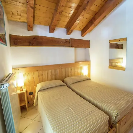 아파트 With Fireplace *