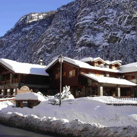 With Fireplace Apartment *